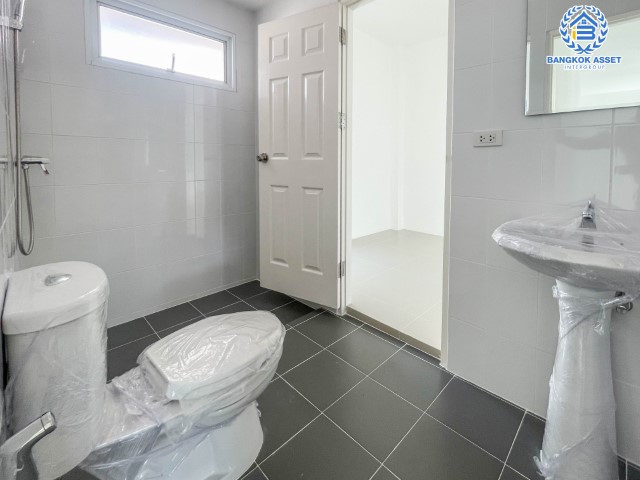 *****บ้านเดี่ยวมือสอง ม.แพลทฟอร์มออคิดพาร์ค บางนา-ตราด เนื้อที่ 56.2 ตร.ว. ฟังก์ชัน 3 ห้องนอน 2 ห้องน้ำ 2 ที่จอด บนทำเลเดินทางสะดวก เชื่อมต่อถนนบางนา-ตราด เข้าเมืองสะดวก ใกล้จุดขึ้นทางด่วน "บูรพาวิถี"